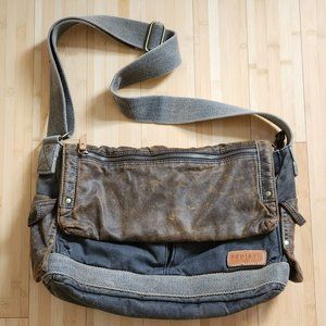 Bed Stu Hawkeye Oil Slick Messenger Cross Body